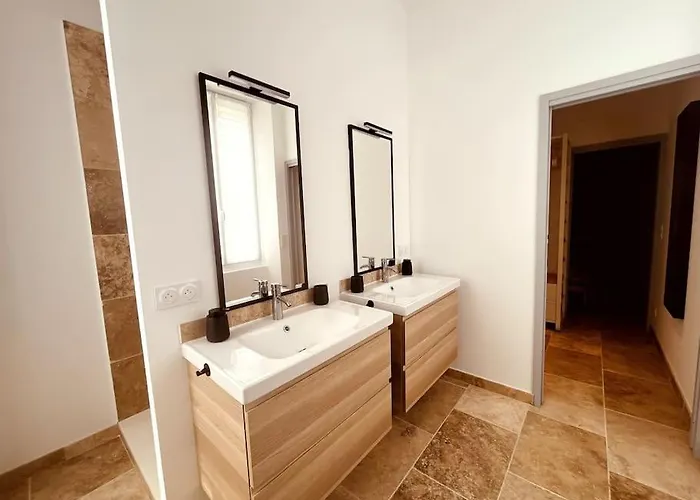 Willa Andre A Nîmes