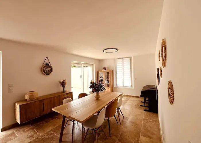 Andre A Villa Nîmes